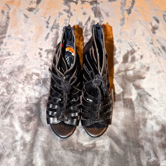 Black formal Heels 2in - Picture 1 of 3